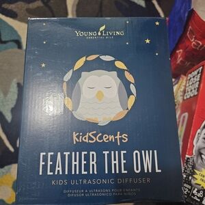 Young Living KidScents Feather the Owl Diffuser - White and Gray